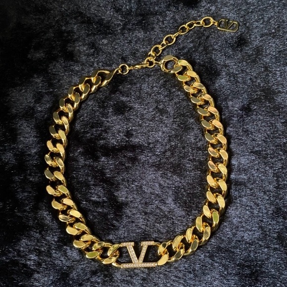 Luxury Gold Valentino Crystal V Necklace - Picture 2 of 4